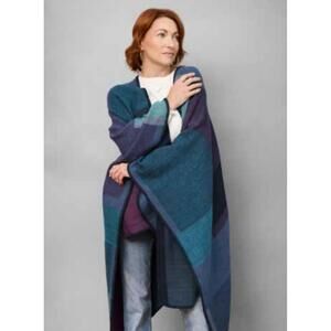 NEW CARACOL colorblock shawl in blue